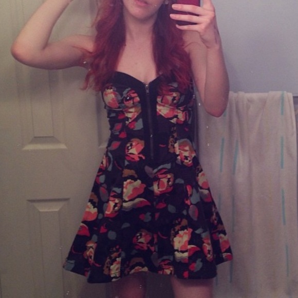 Floral Patterned Dress - Picture 6 of 6